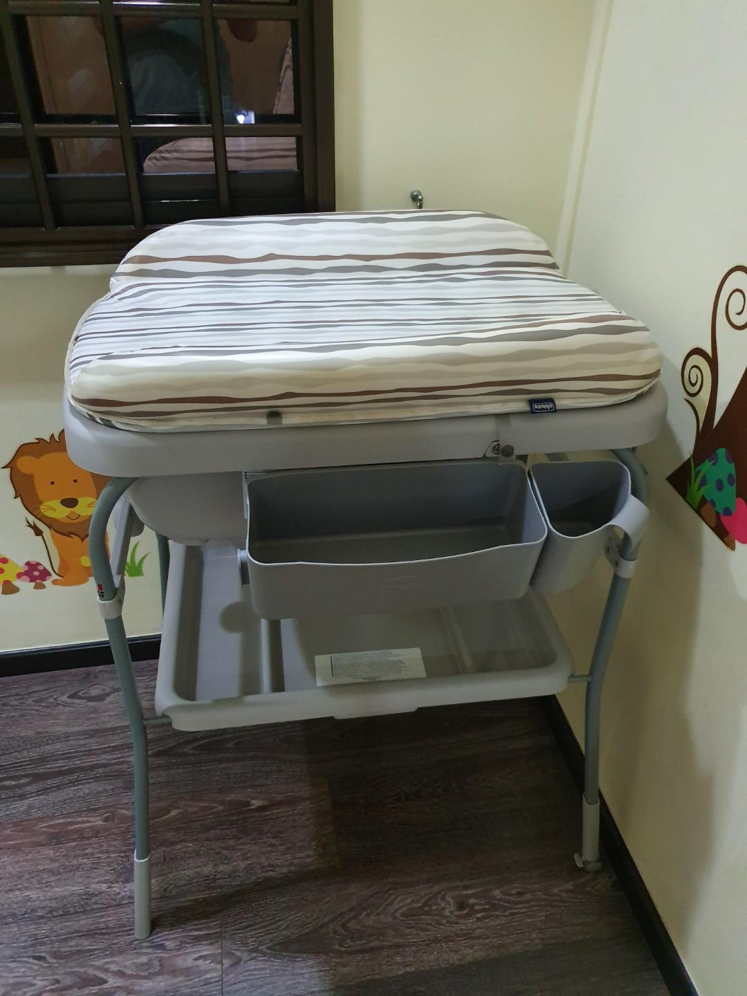 chicco bath and changing table