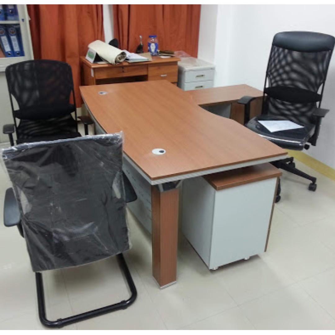 Floor To Ceiling Office Partition With Partition Door Ii Chairs X