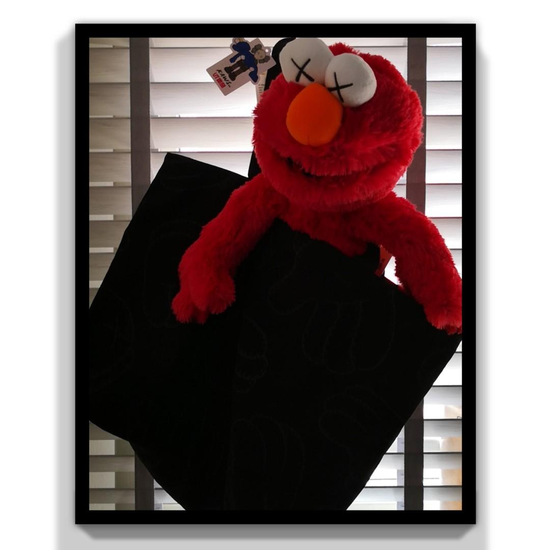 Peluche new arrivals elmo kaws