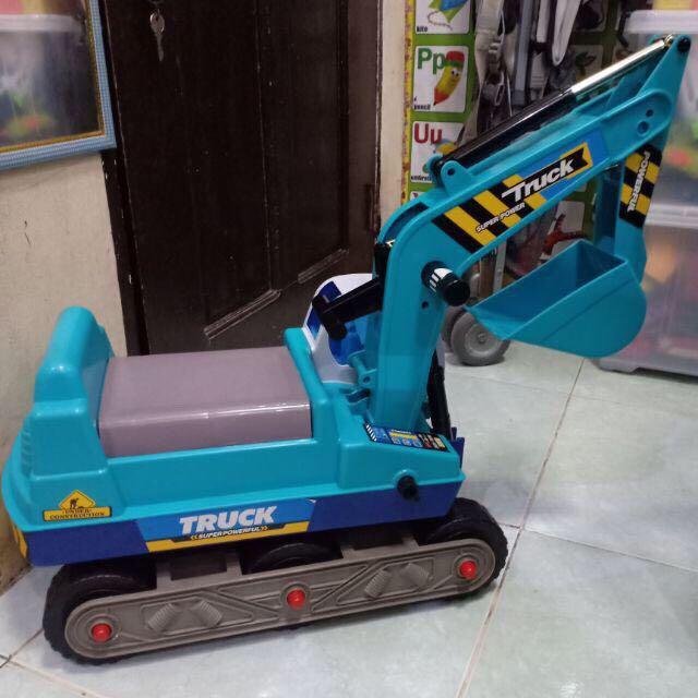 little tikes excavator ride on