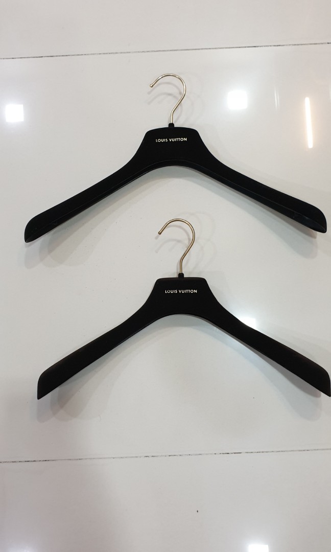 Louis vuitton hanger store