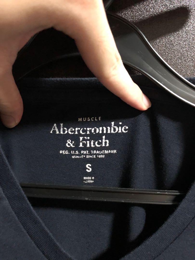 A&F Basic Tee (Category: Tshirts & Polo Shirts) located in Singapore. Submitted by sushiuno (Listing ID 248739977, Image 2). Description: .