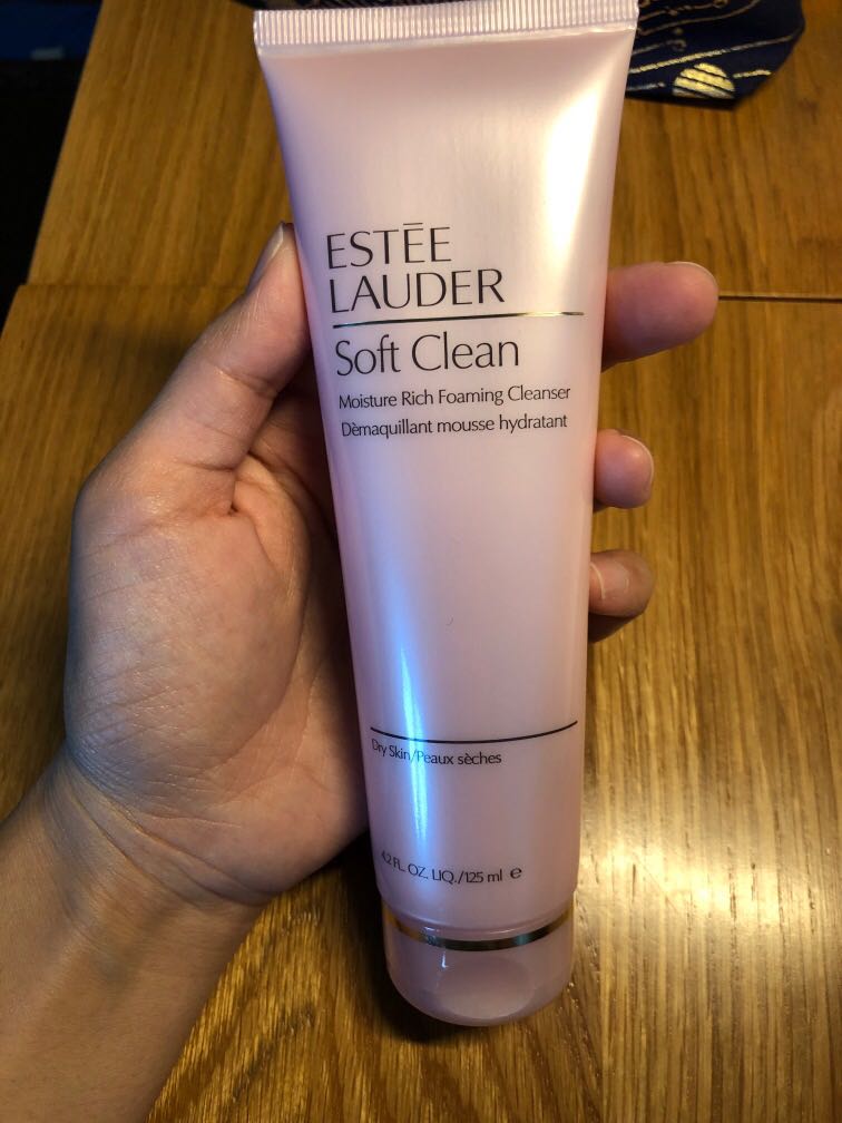 soft clean moisture rich foaming cleanser