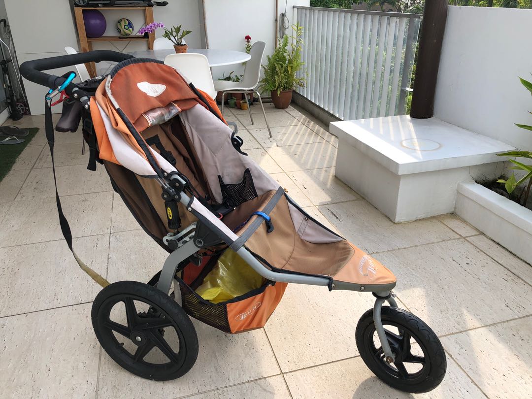 BOB running stroller, Babies & Kids, Going Out, Strollers on Carousell