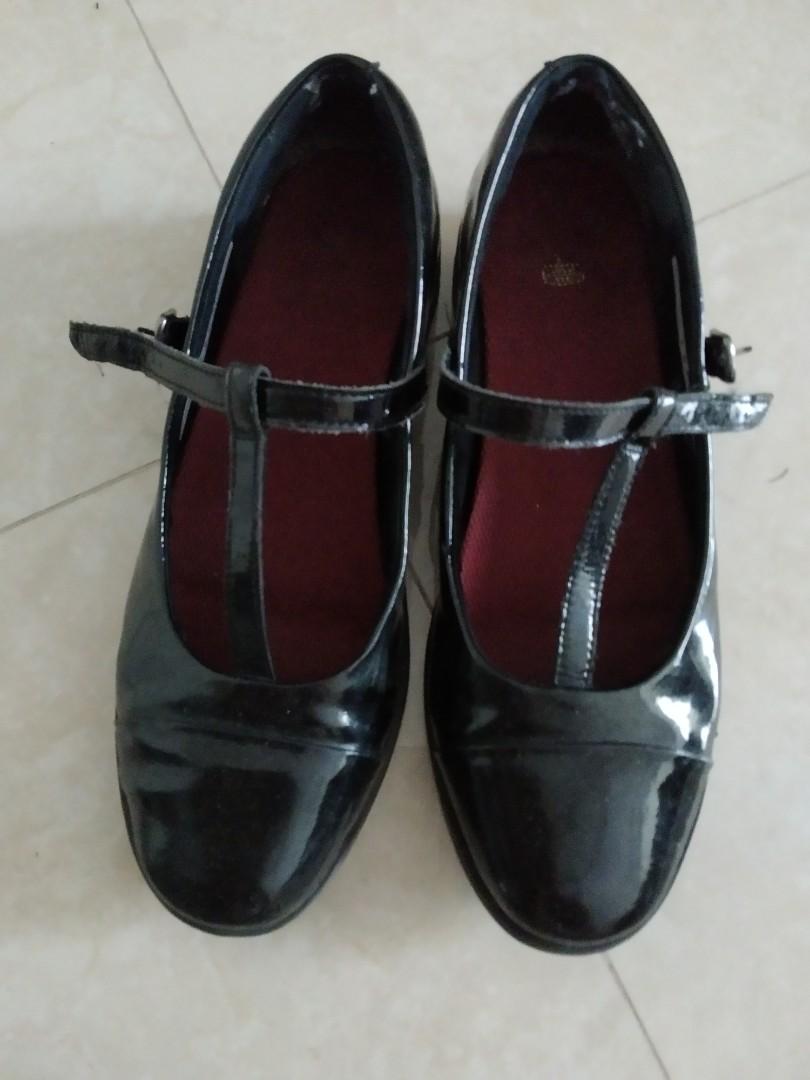 clarks girls shoes size 1
