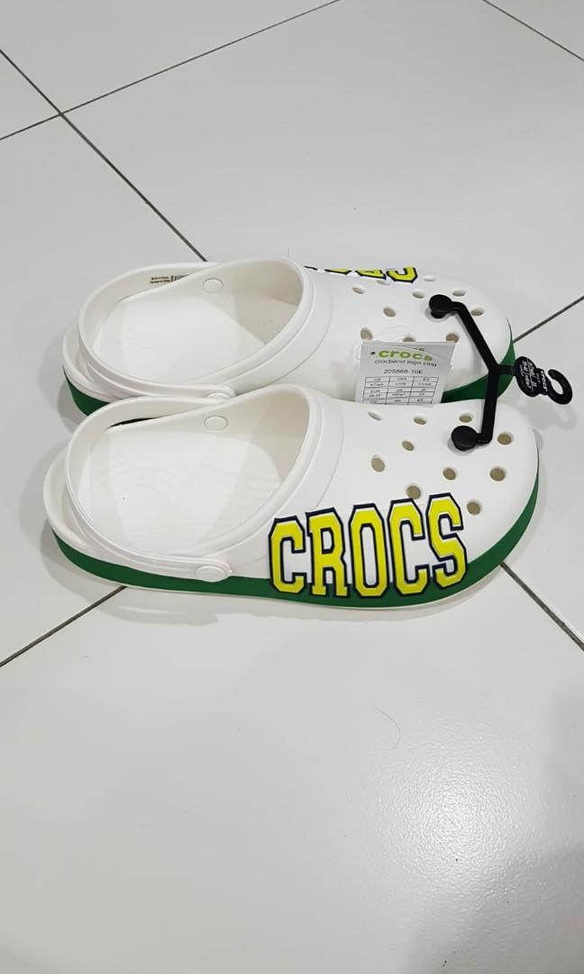 Crocs crocband logo clog white m7 w9 Men s Fashion Footwear Flipflops and Slides on Carousell