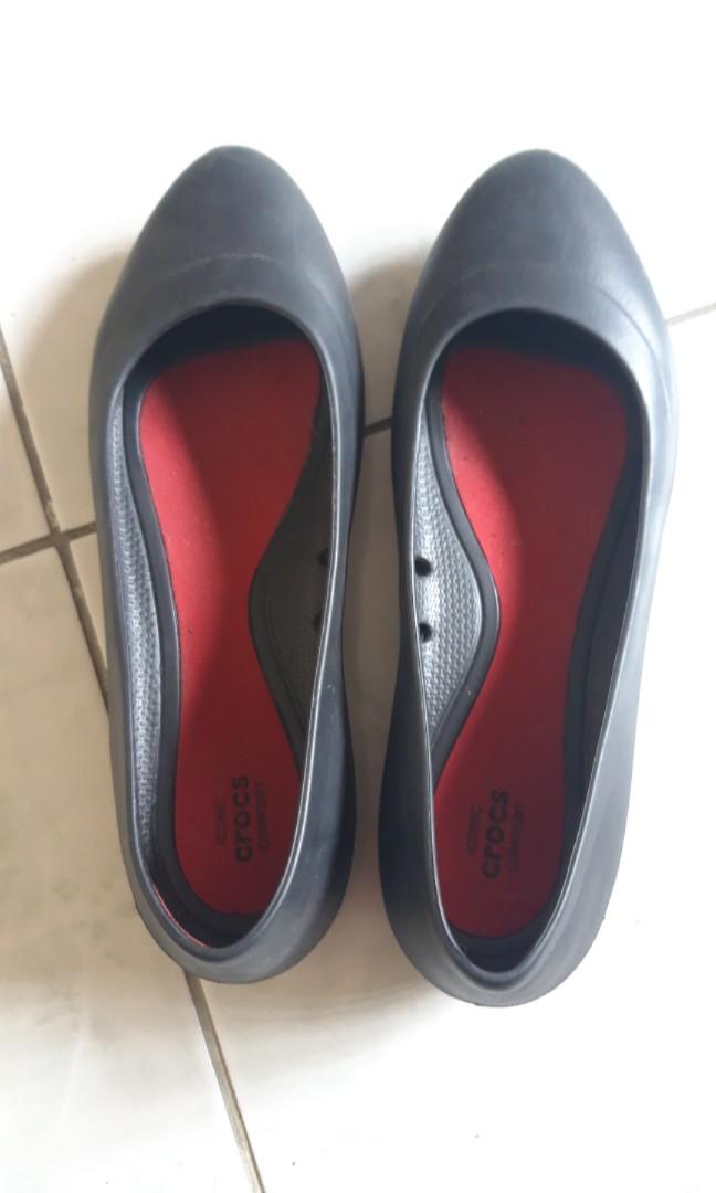 Crocs best sale doll shoes