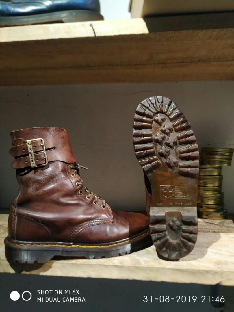 dr martens triumph 1460