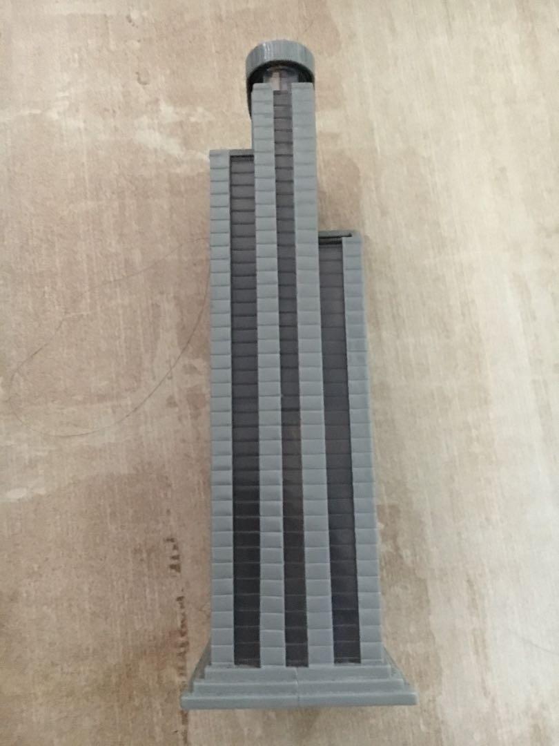 HSBC 滙豐銀行匯豐銀行中環總行錢箱錢筒撲滿錢罌模型裝飾, 其他, 其他- Carousell