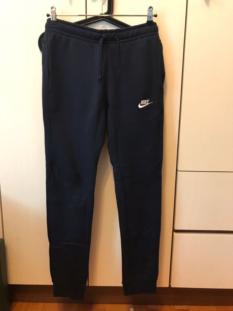 nike cuffed club jogger in navy