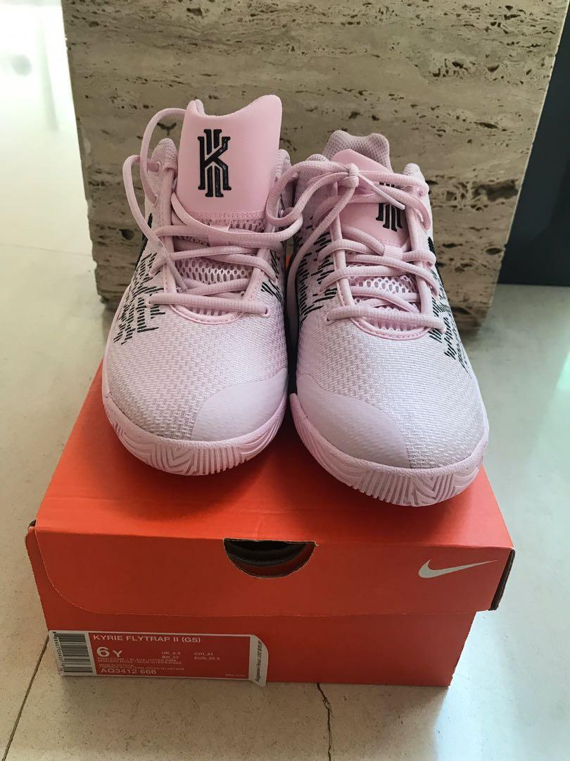 men's kyrie flytrap basketball sneakers
