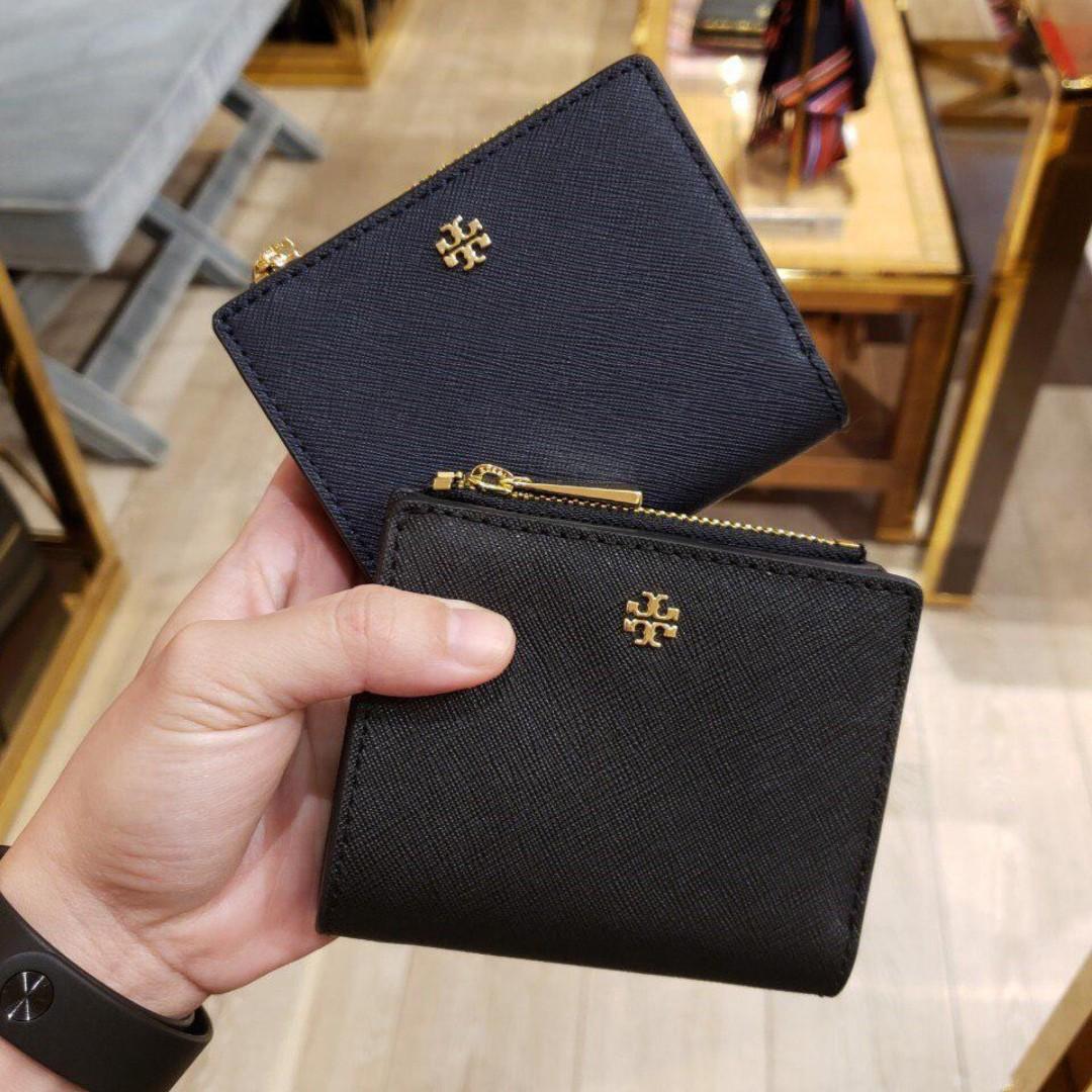 Tory Burch Emerson Mini Wallet, Luxury, Bags & Wallets on Carousell