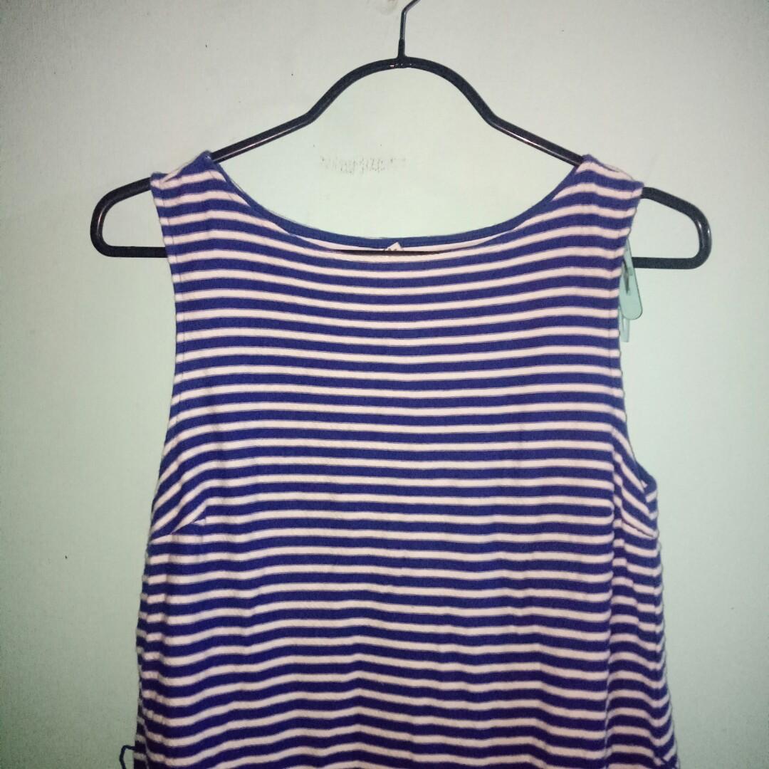 Uniqlo stripes dress (Category: Dresses) located in Makati City. Submitted by bibbymbap (Listing ID 248839946, Image 2). Description: Good condition.