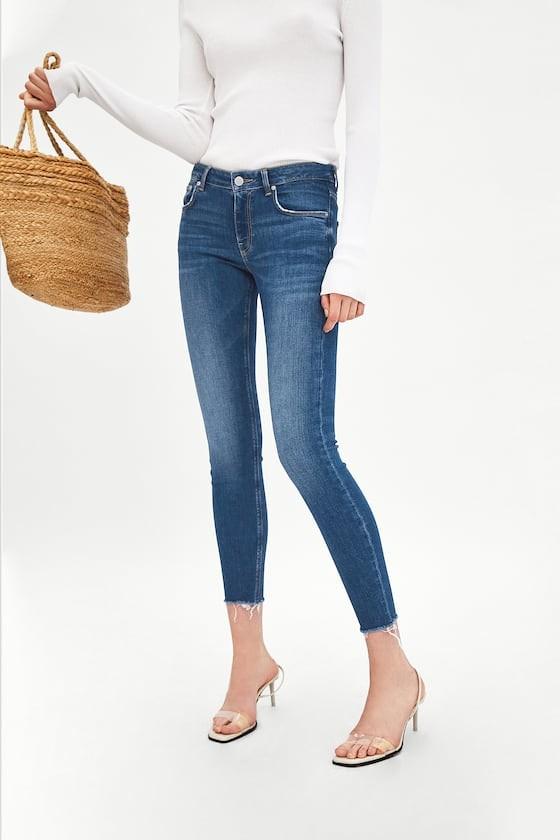 Zara Mid rise skinny pants (Category: Jeans) located in Manila. Submitted by classymumsy (Listing ID 248827619, Image 2). Description: New. Size 34. Color: denim blue Nice fit and fabric. Tattered hem and distress Pm me for more pictures Overrun #carousweldo1.