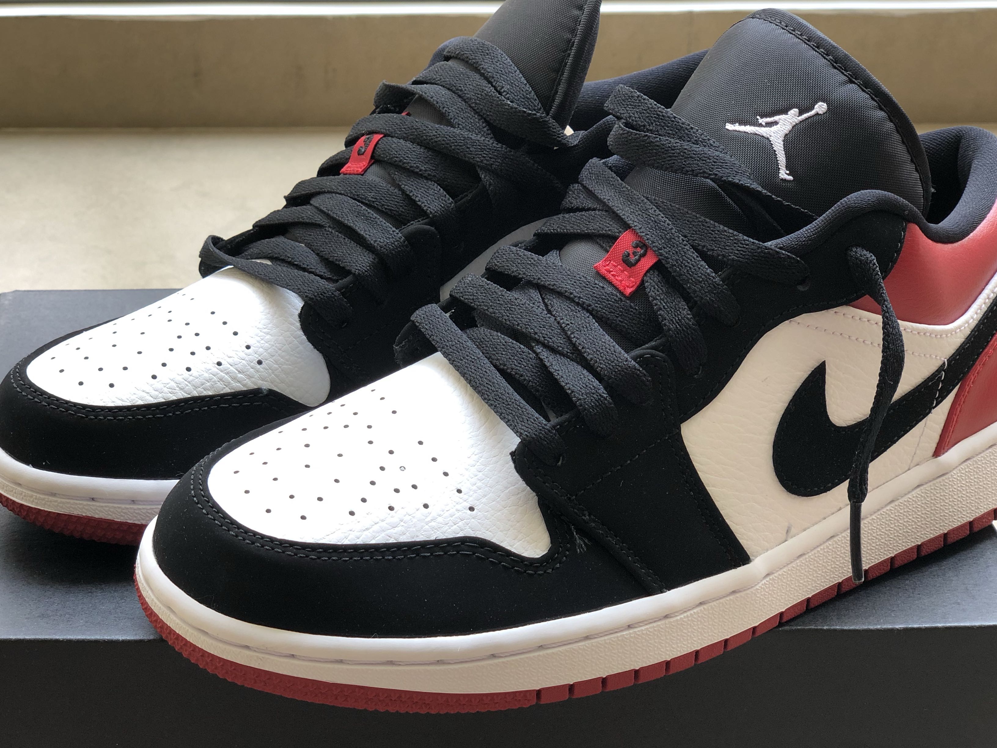 jordan retro black toe