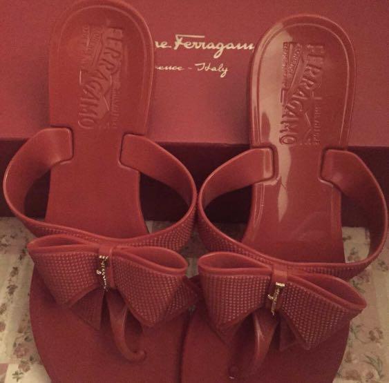 jelly thong sandals with bow