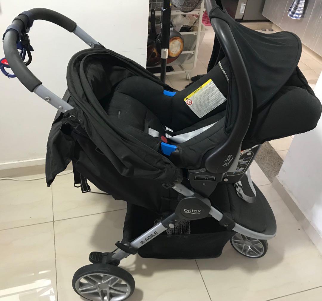 baby stroller with food tray