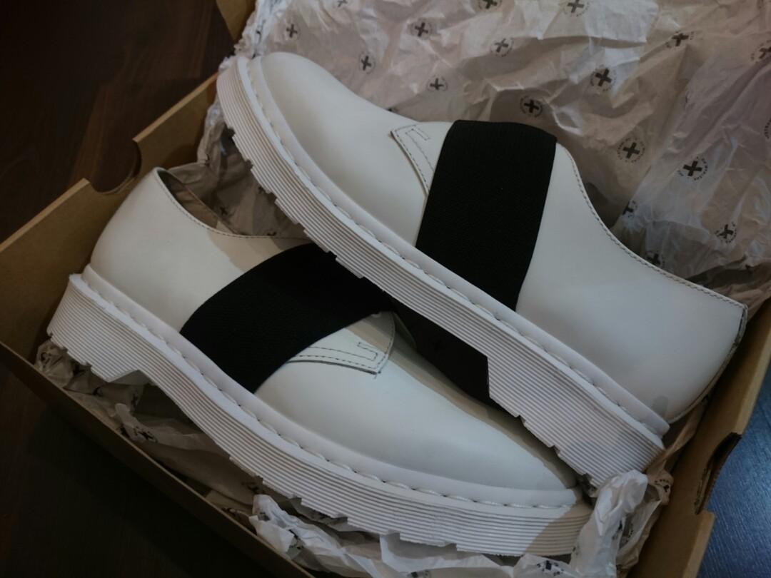 dr martens 1461 elastic