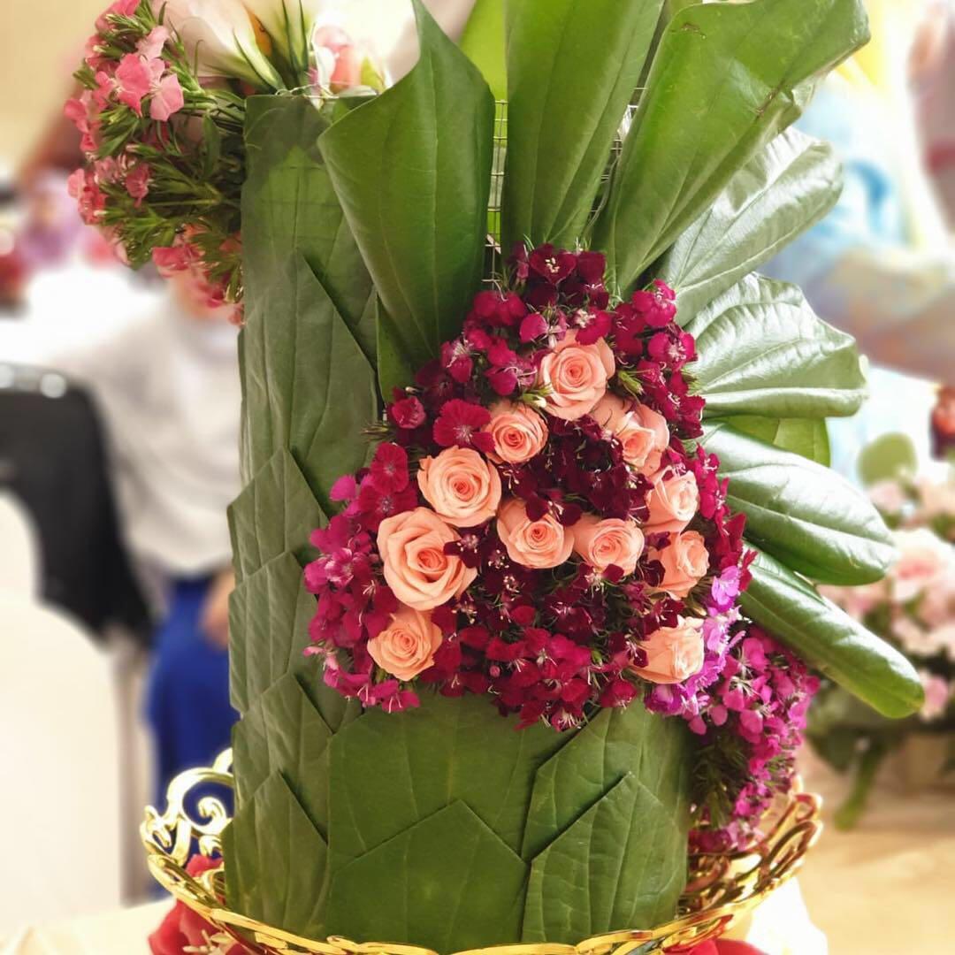 Dhere Flower Fresh Flowers Sireh Dara flower arrangement, Hobbies & Toys, Stationery ...
