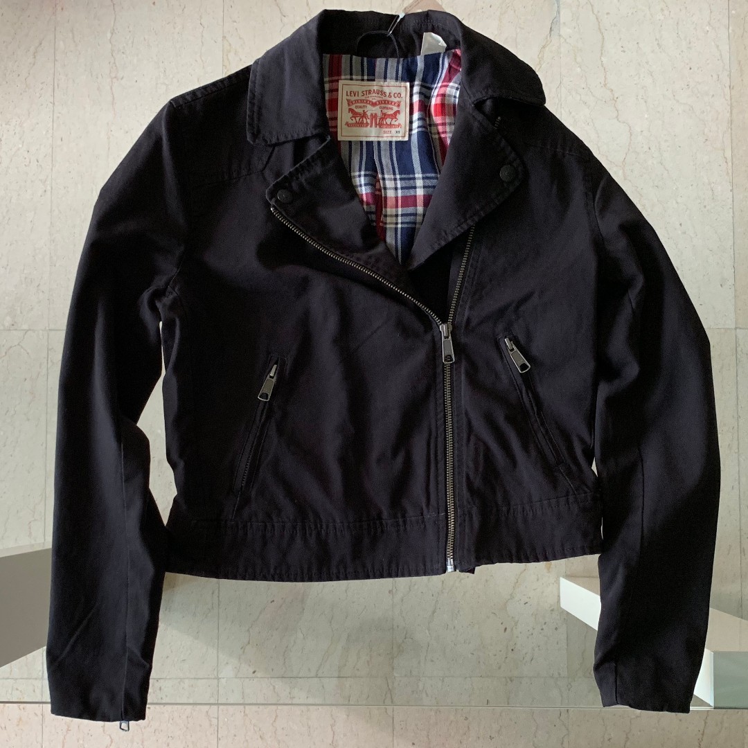 levi black denim jacket