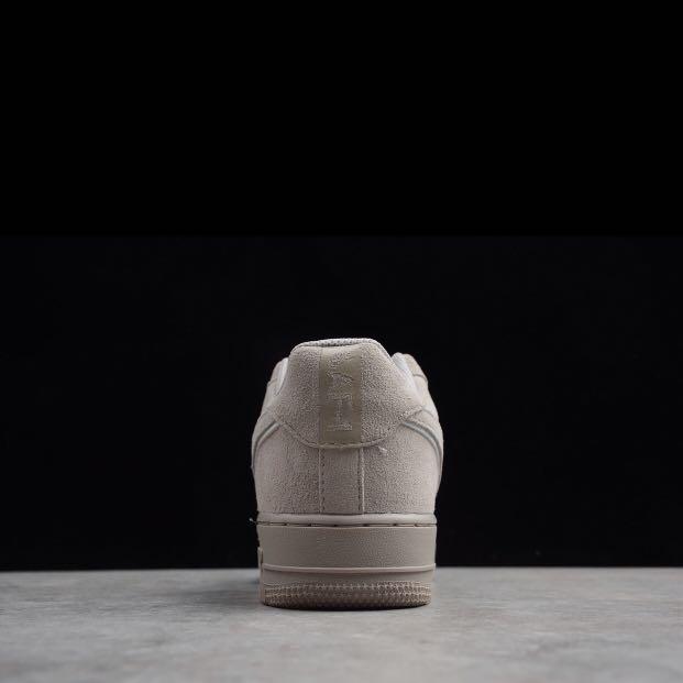 Nike Air Force 1 LV8 Suede Moon Particle