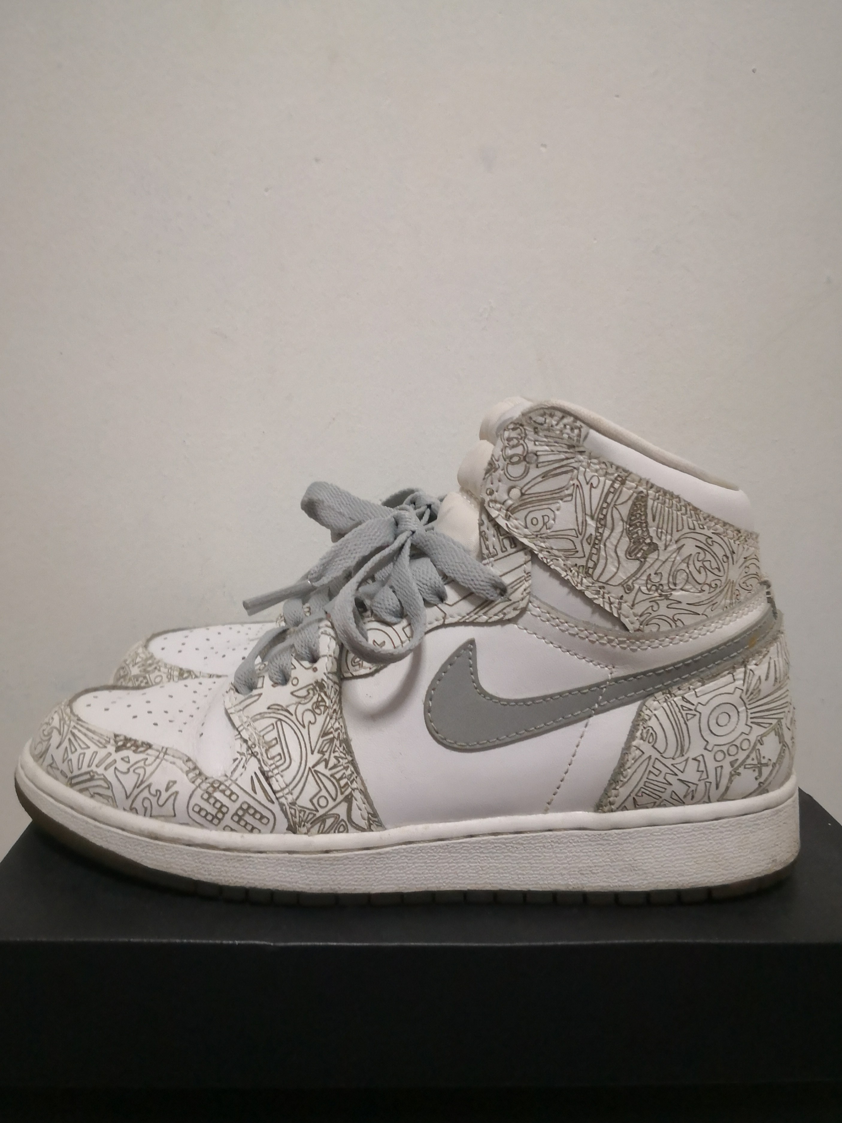 Nike air jordan 1 retro high og laser top