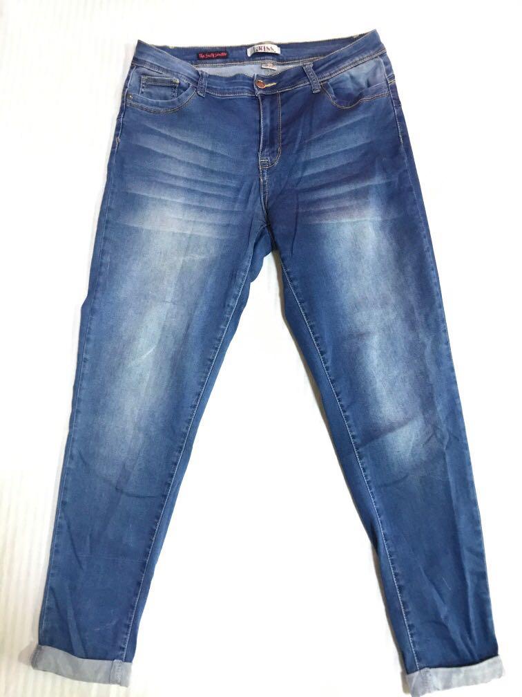 blue maong pants
