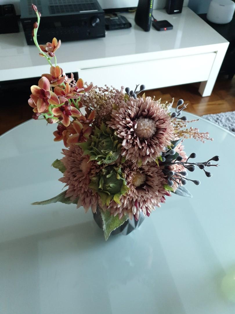 Sunflower And Vase Gardening Flowers Bouquets On Carousell