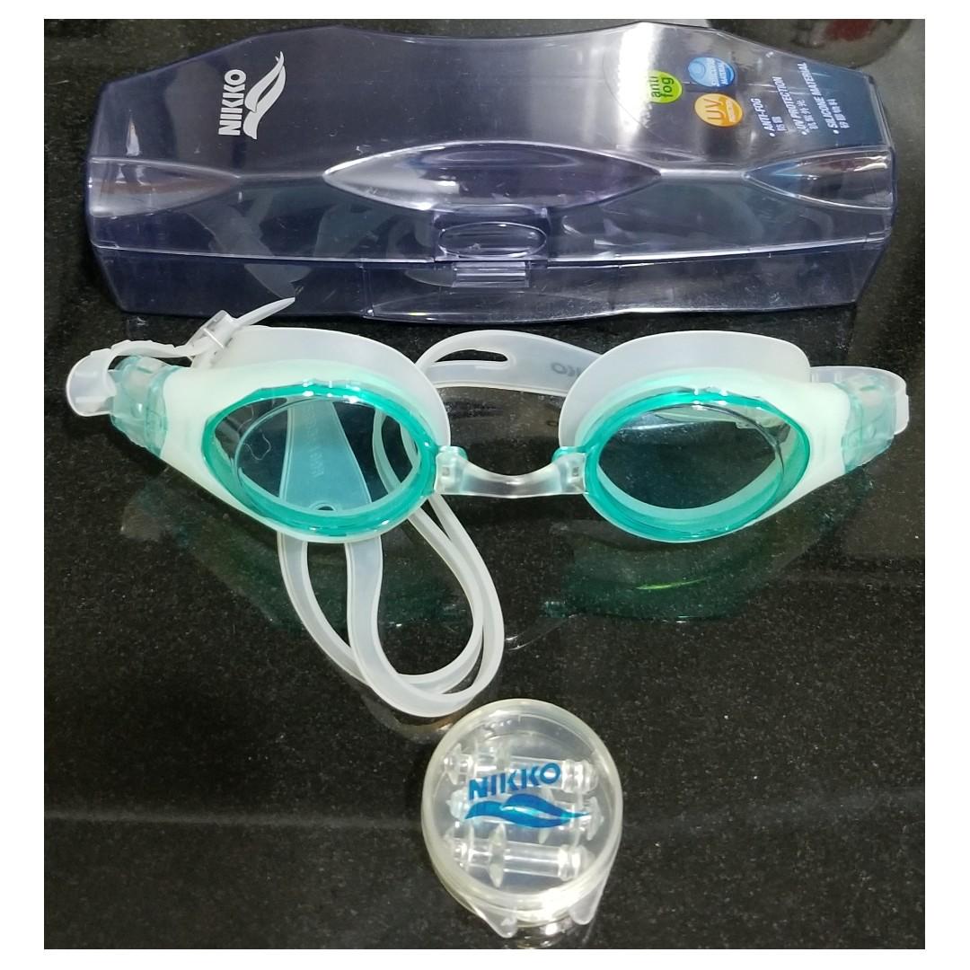 swimming goggles shop near me