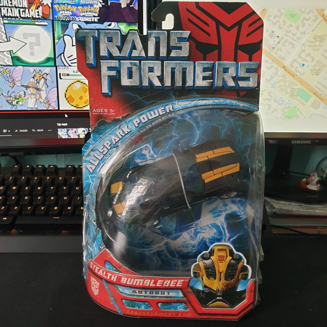 Transformers Bumblebee (Category: Toy Figures) located in Singapore. Submitted by rangerpillow (Listing ID 248945881, Image 1). Description: MOSC Deal at: Monday - Friday Commonwealth mrt 6.15pm Commonwealth mrt 1pm (Mon-Thu) Pasir Ris mrt (7.15pm) Saturday - Sunday Can be discussed.