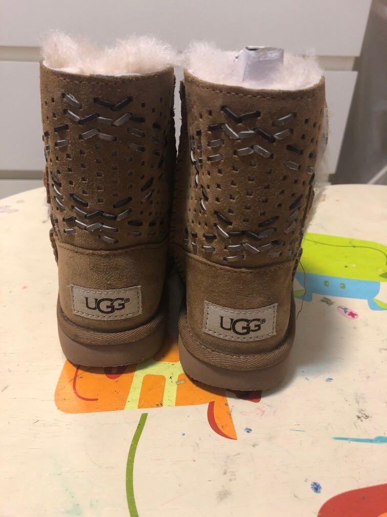 Ugg Winter Boots Girls Us 10 Babies Kids Girls Apparel 4 To 7 Years On Carousell