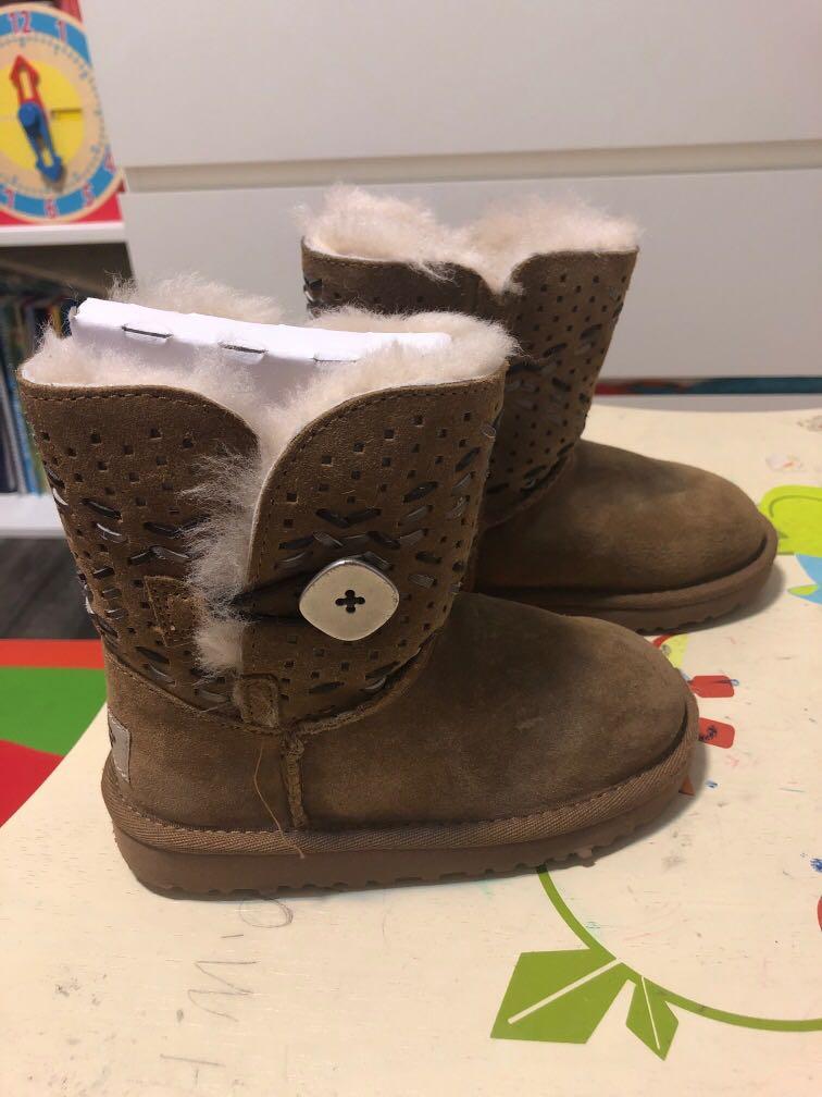 Ugg Winter Boots Girls Us 10 Babies Kids Girls Apparel 4 To 7 Years On Carousell