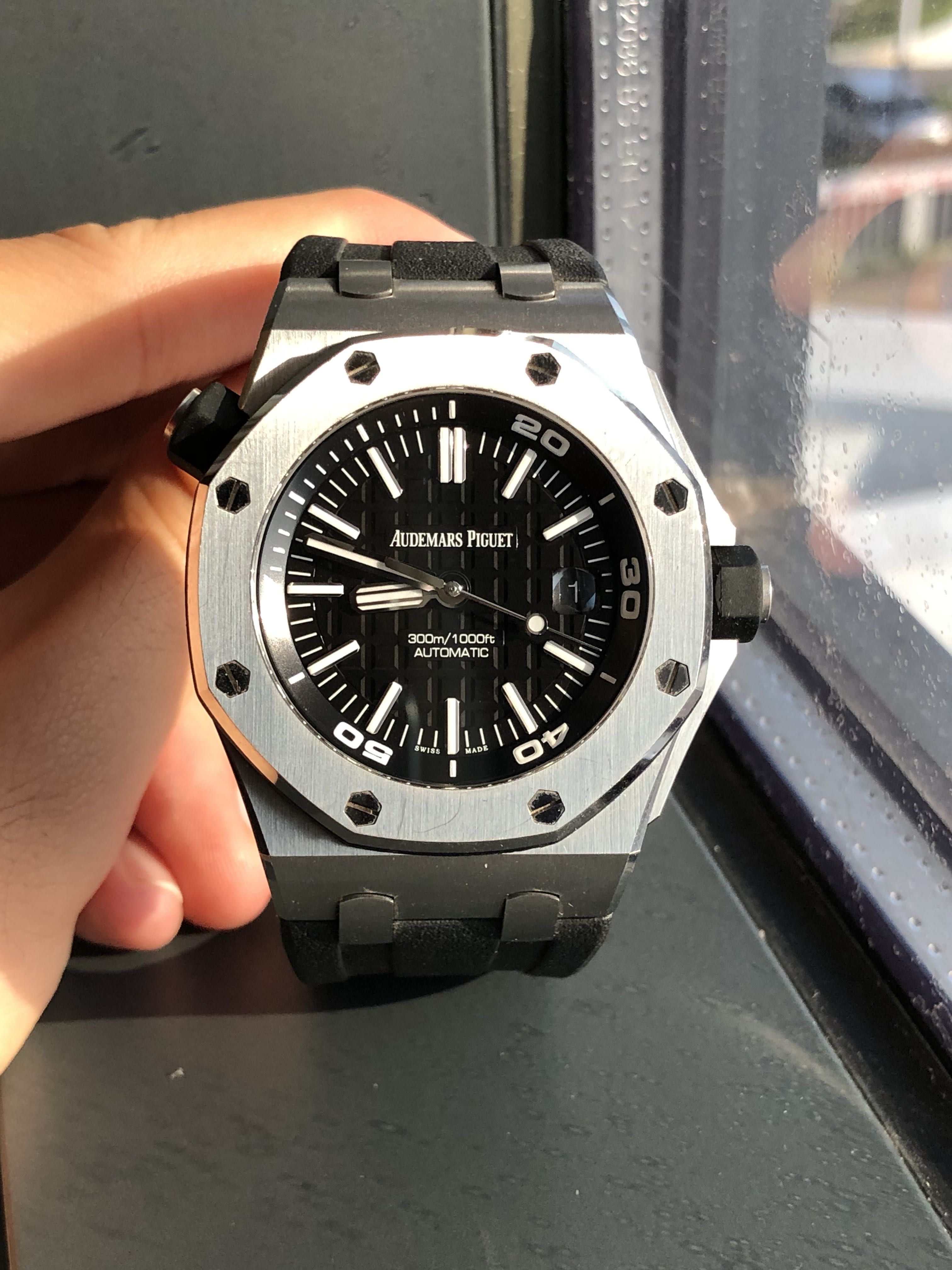 ap black diver