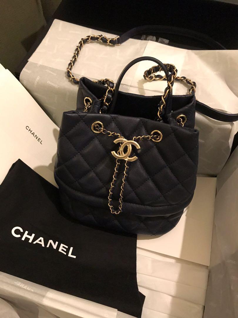 Chanel 2019 bag 水桶袋（深藍）全新, 名牌, Carousell