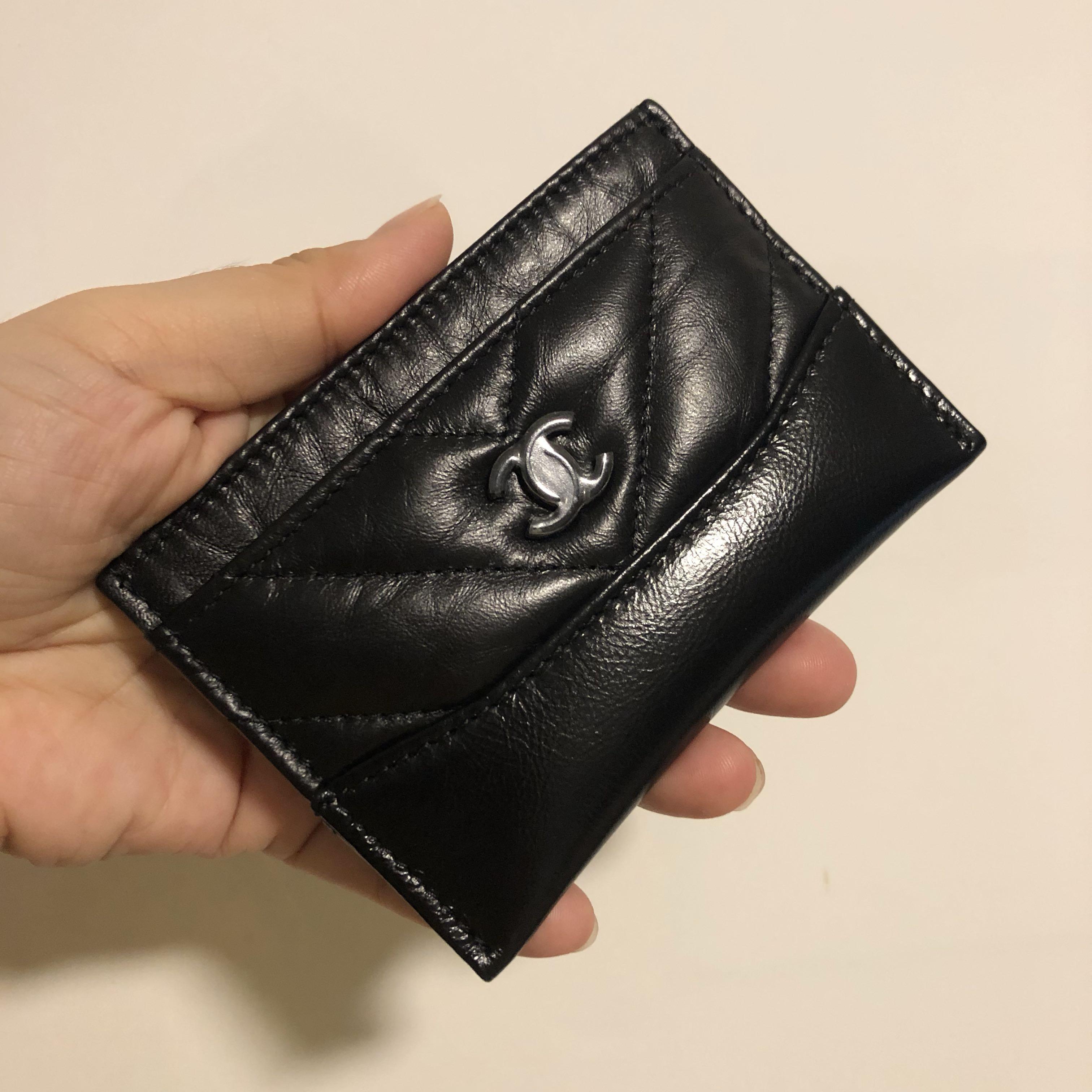 Chanel so black card holder 2025