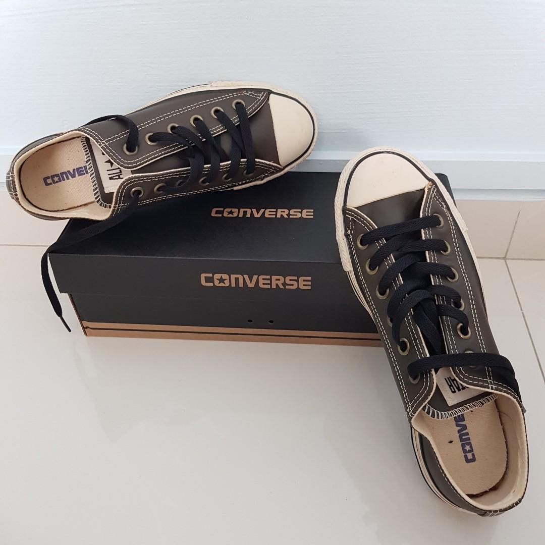 converse chuck taylor all star leather low top unisex shoe