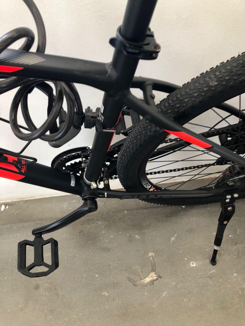 Giant atx outlet red and black
