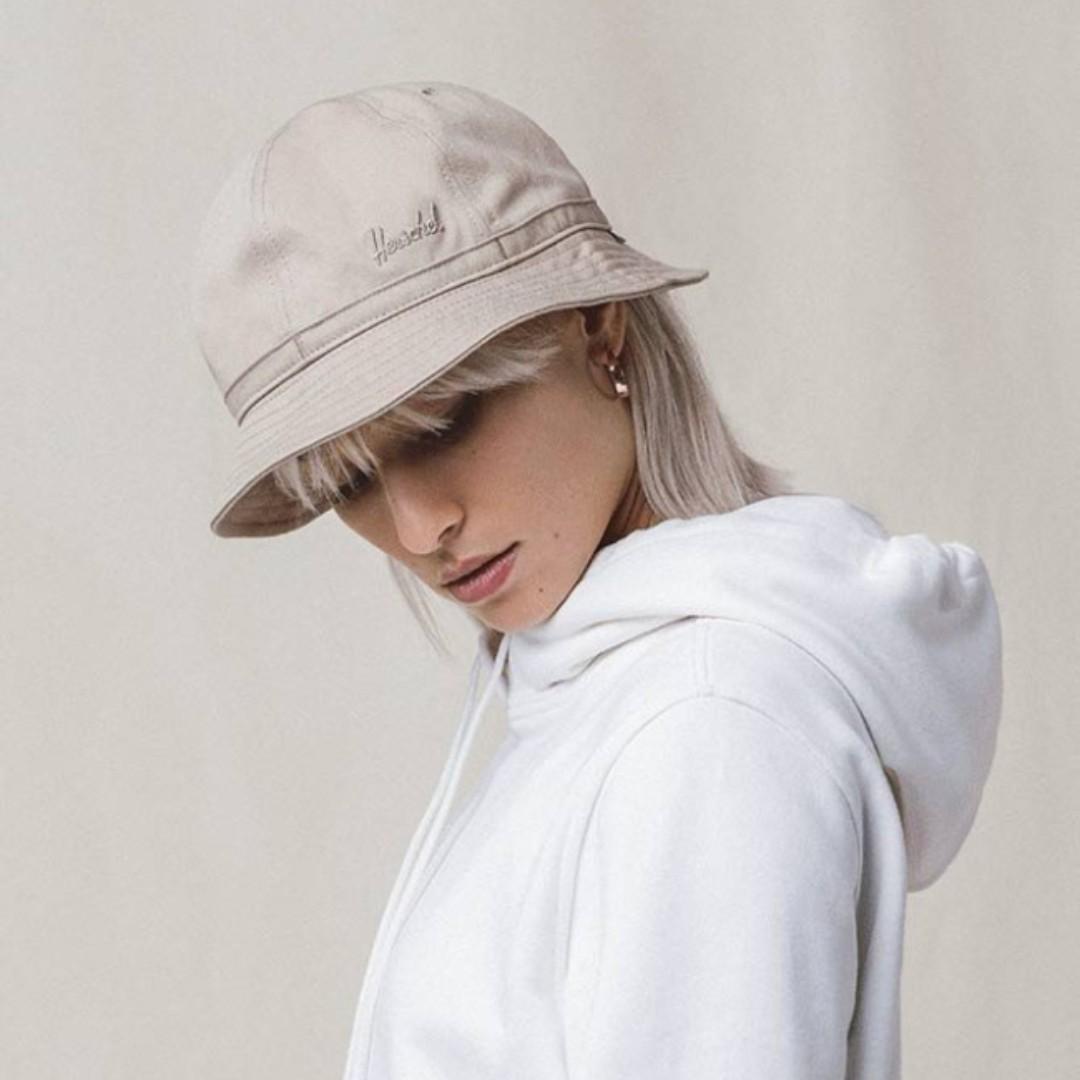 herschel bucket hat