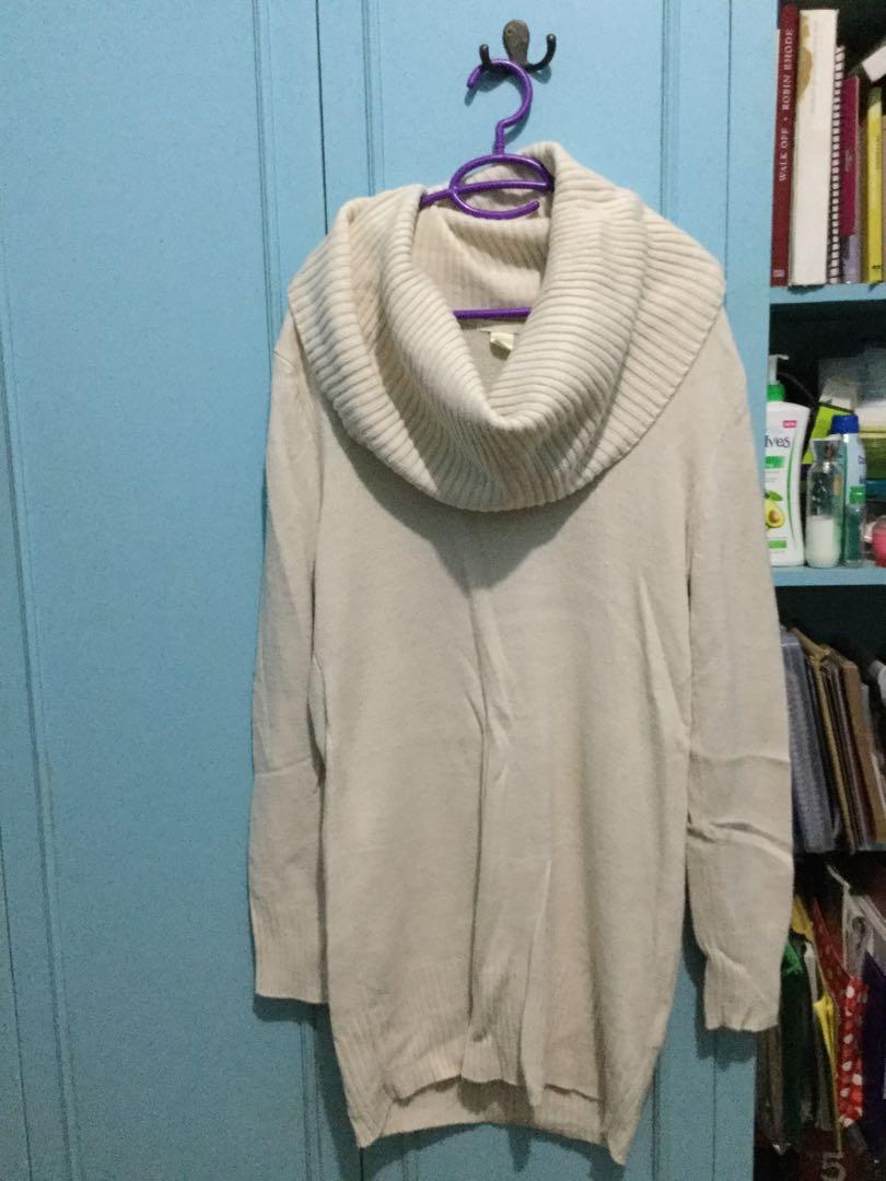H&M Sweater Dress (Category: Dresses) located in Las Pinas. Submitted by justfirst (Listing ID 249235632, Image 1). Description: Used for 2 times Shipping fee is P80-100+ (via JRS express or LBC) .