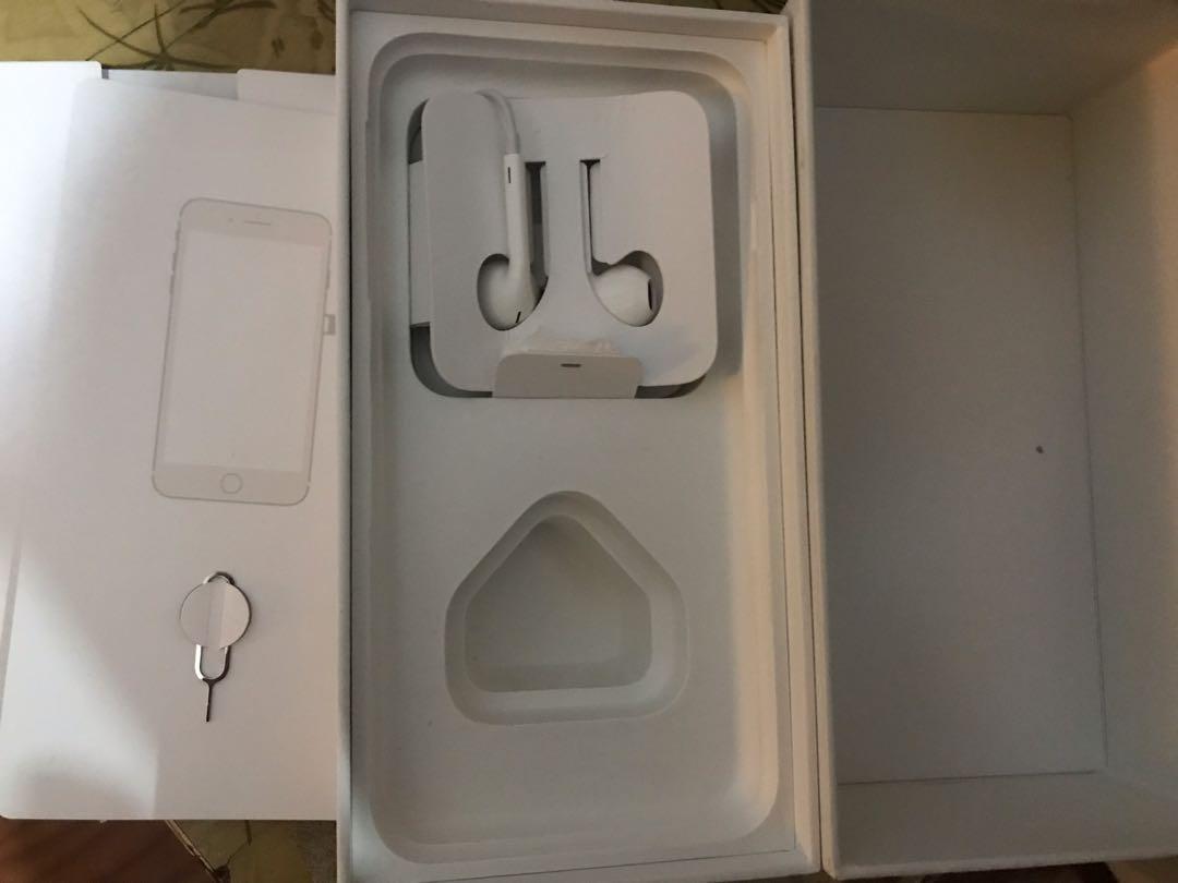 iPhone 7 Plus 32Gb Gold REPOST (Category: iPhone 7 Series) located in Cainta. Submitted by iamnicolebenito (Listing ID 249255079, Image 2). Description: Used iPhone 32 Gb Complete with box, charger, headset never been used RFS: Upgraded, need cash RUSH RUSH RUSH MEET UPS: Sta Lucia, SM East, SM Taytay, Rob Cainta Junc Test all you can upon meet up. NO TO SWAP 😅.