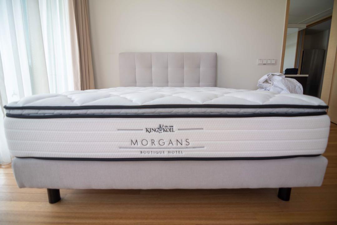 King Koil Queen mattress, base and headrest set., Furniture & Home