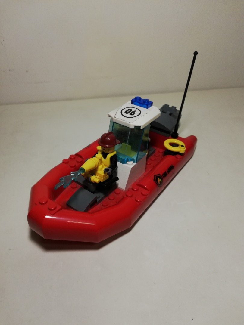 lego fire rescue boat