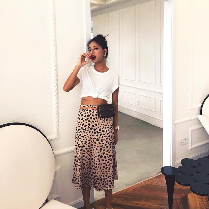 Bias cut satin midi skirt outlet in leopard print