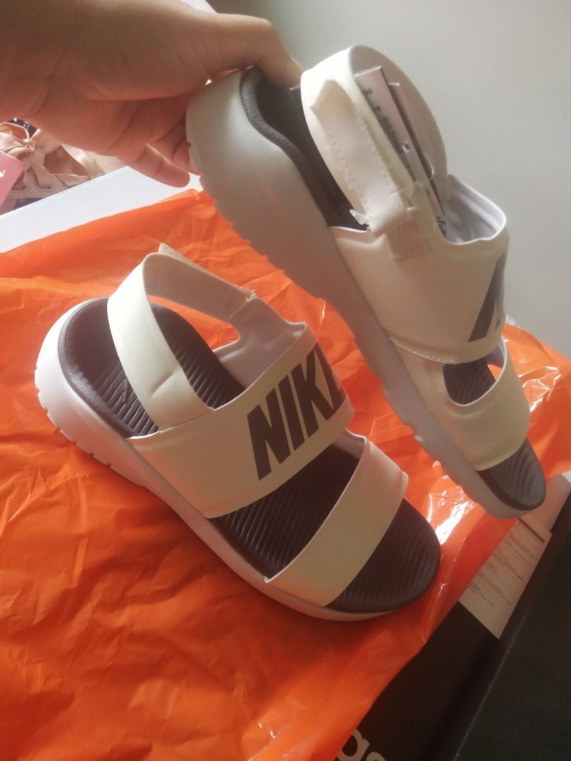 Nike tanjun sandals outlet orange
