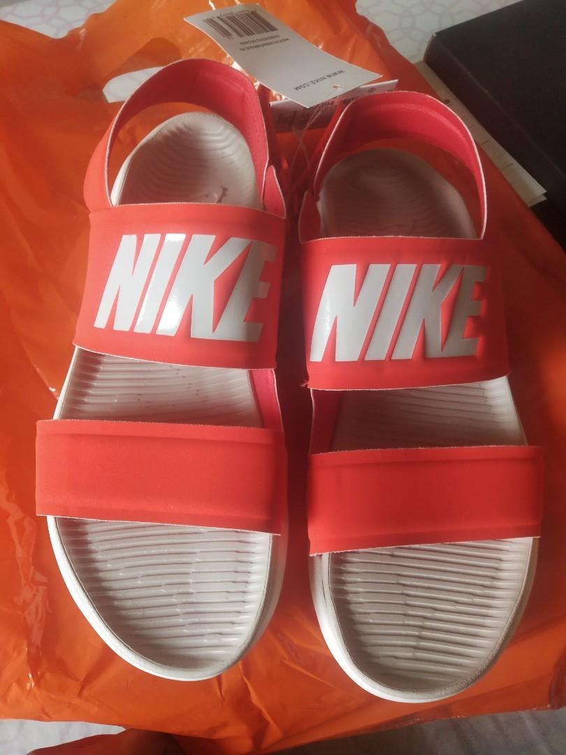 red nike tanjun sandals