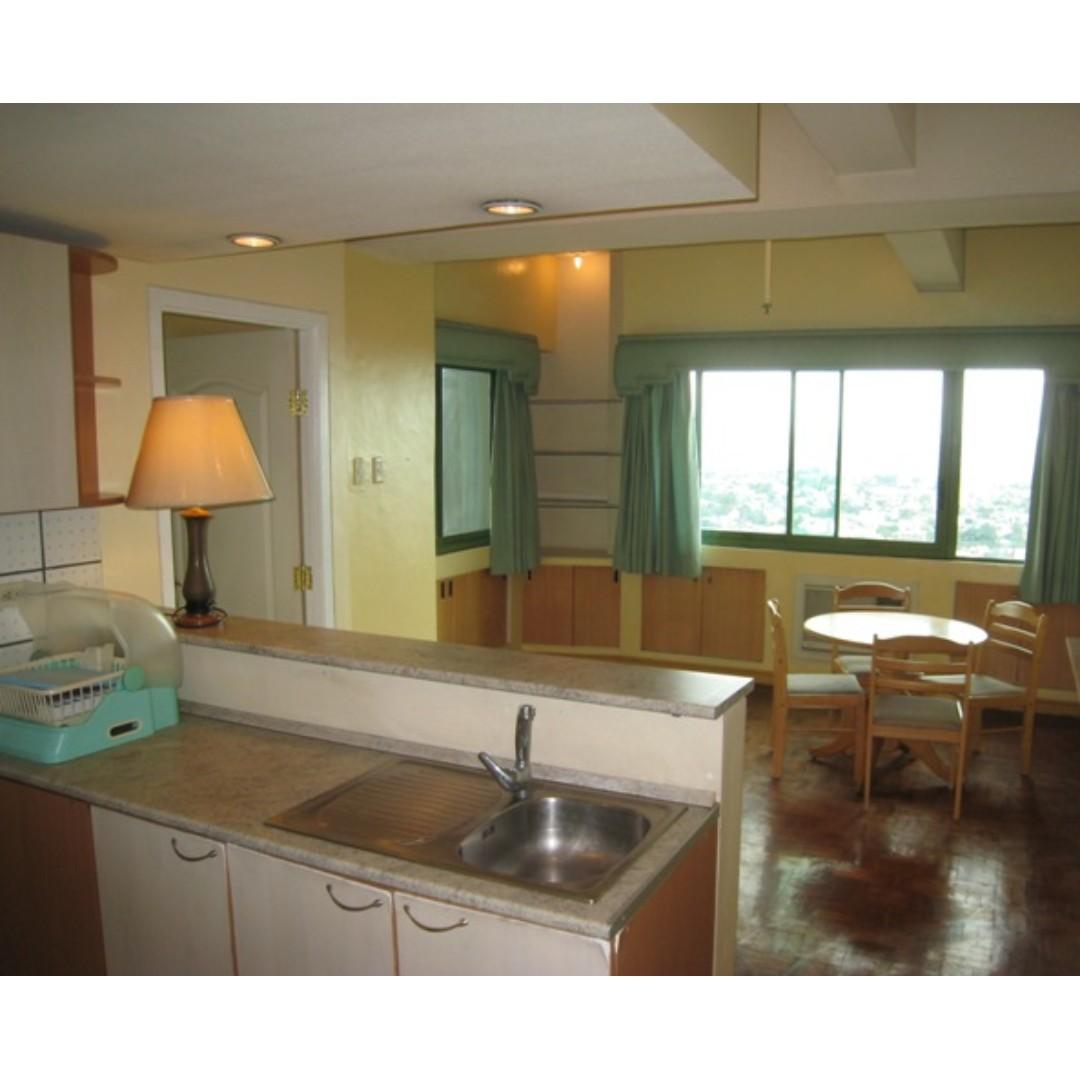 1 bedroom or Parking Pioneer Highland Rent Boni MRT Mandaluyong