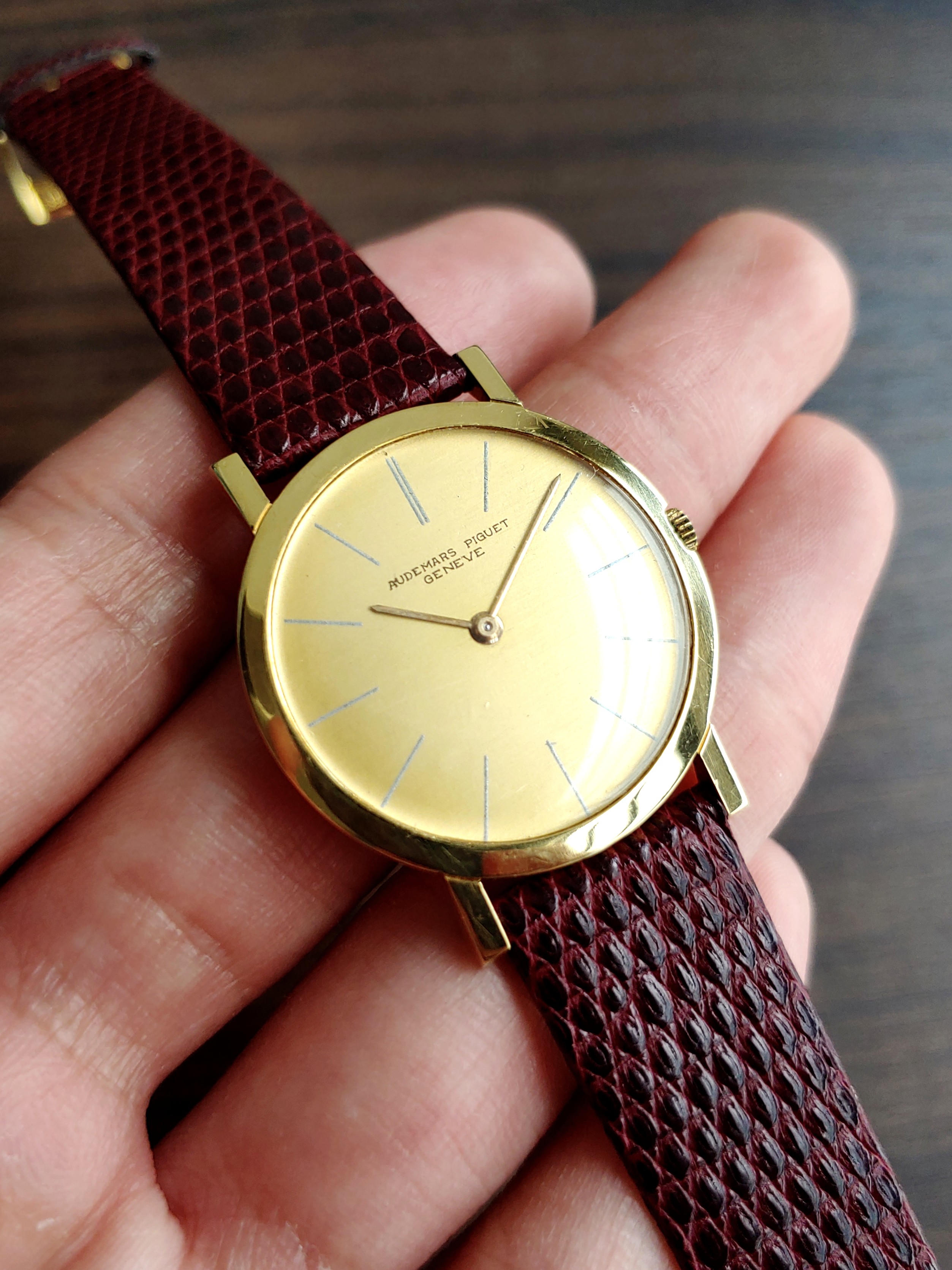Solid gold top ap watch