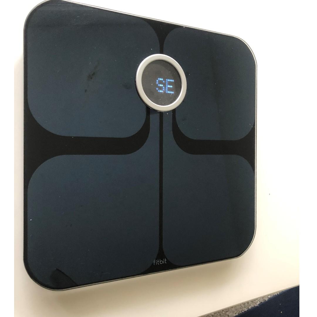 Used Fitbit scale (Model: FB201b 