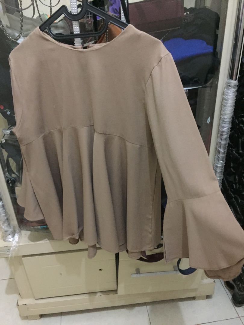 Warna coklat, Fesyen Wanita, Tas & Dompet di Carousell
