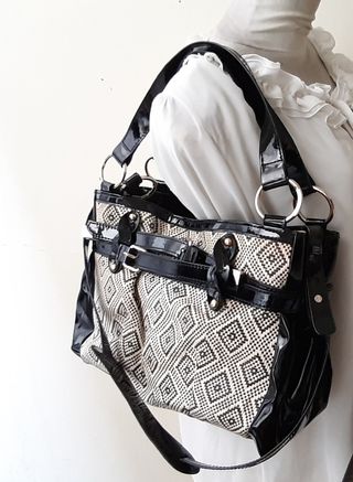 (Kategori: ) berada di . Dikirim oleh natalie_authenticpreloved (ID iklan 249324154, Gambar 1). Deskripsi: .
